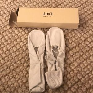 Brand new ballet slippers - white 8c